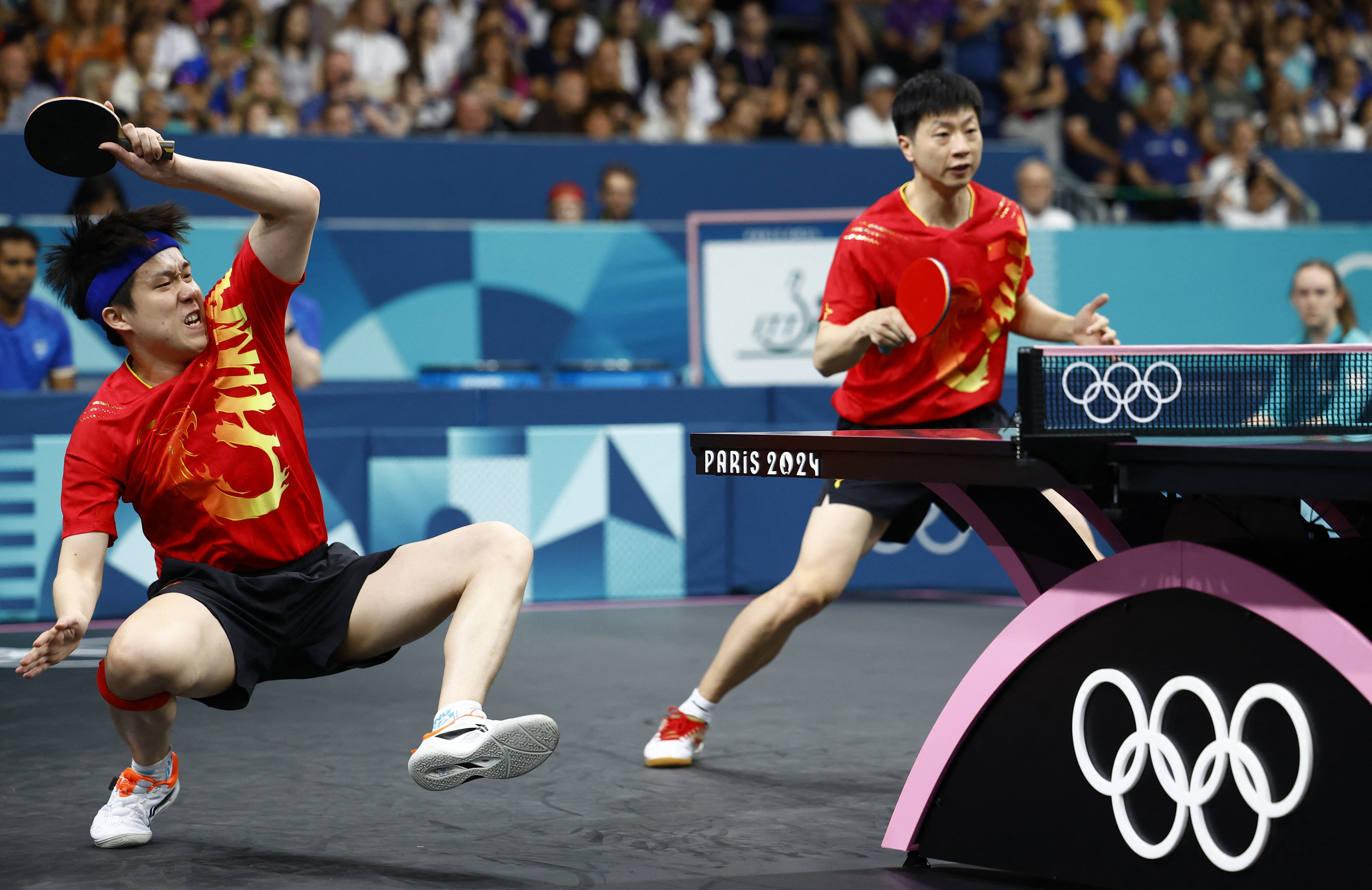 英格兰队险胜中国队,马龙高光表现 英格兰队险胜中国队,马龙高光表现