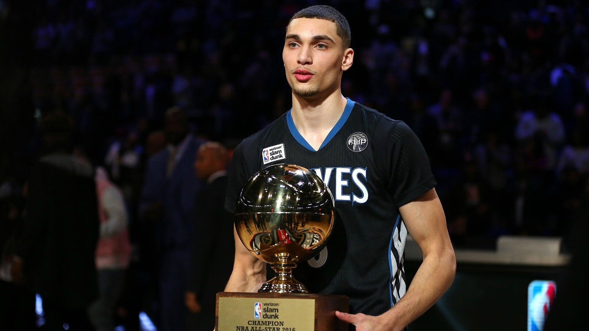 绿茵与引擎的双重奏，当亚特兰大绝境弑魔，李刚仁在街头赛道接管时代