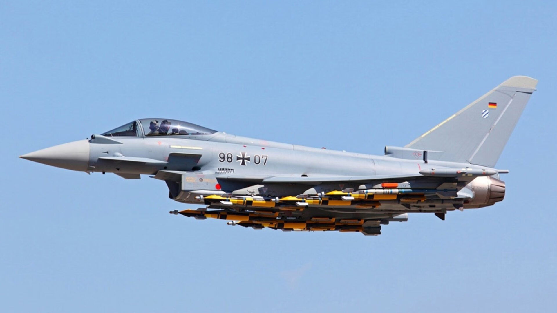 踏平铁血活塞的艺术,班凯罗如何以一人之姿,重绘比赛蓝图